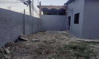 Imagem 3: Terreno de 500m2 com pequena casa antiga, excelente localização, próximo a comércios