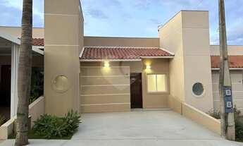 Imagem: Casa à venda com 3 quartos, sendo 1 suíte