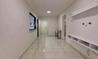 Imagem 2: Apartamento com 2 quartos 1 suíte e sacada no Canto do Forte/Praia Grande-Sp