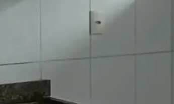 Imagem 6: Casa solta em condomínio, 4/4 sendo 03 suítes, armários na cozinha e banheiro R$ 3.600