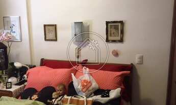 Imagem 3: Apto Quadra da praia, miolo de Icaraí, andar alto, vista panorâmica para o mar, claro e ar