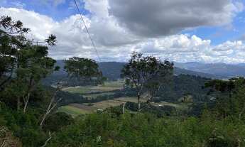 Imagem 6: Terreno de 2 hectares com cachoeira