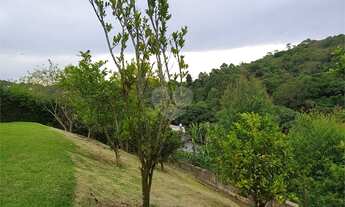 Imagem 7: Sobrado moderno no condomínio Suiça da Cantareira