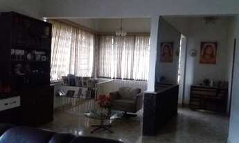 Imagem 2: Casa para venda com 400 metros quadrados de área útil, com 5 quartos