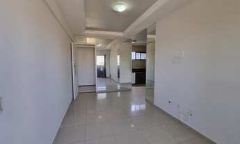 Imagem 2: Apartamento com a venda no Luciano Cavalcante com armários projetados e closet