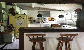 Imagem 6: Casa de condomínio sobrado para venda possui 310 metros quadrados com 5 quartos