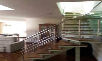 Imagem 2: Casa de condomínio sobrado para venda possui 310 metros quadrados com 5 quartos