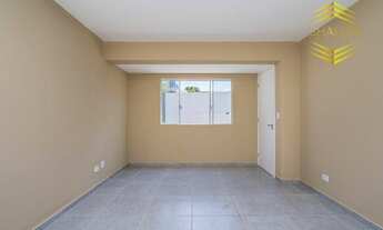 Imagem 3: Sobrado à venda por R$ 700.000,00 - São Braz - Curitiba/PR