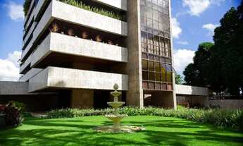 Imagem 2: Excelente imóvel da Moura Dubeux, no bairro de Apipucos, um dos prédios mais luxuosos da c