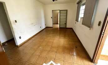 Imagem 2: EXCELENTE OPORTUNIDADE DE INVESTIMENTO! CASA PARQUE CELESTE