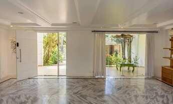 Imagem 6: Linda Mansão triplex reformada, com elevador, 5 suítes e ótima Localização na Barra da Ti