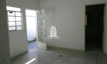 Imagem 3: Casa com 3 cômodos e mais um cômodo separado, quintal bem grande e casa com boa localizaçã