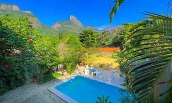 Imagem 3: Casa rústica com piscina e churrasqueira em Condomínio fechado localizado no início do Ita