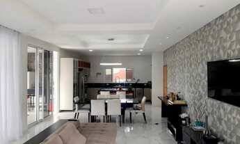 Imagem 6: Casa de condomínio para venda possui 360 metros quadrados com 3 quartos