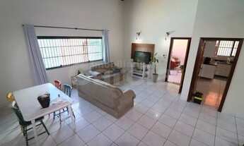 Imagem 5: Casa em Peruíbe com 4 dormitórios e piscina