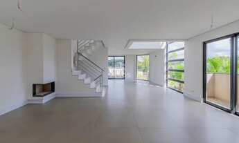 Imagem: Sobrado triplex com 3 quartos à venda em