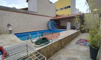 Imagem 10: Oportunidade! Sobrado com 304m², Piscina Aquecida, Churrasqueira e Muito Conforto