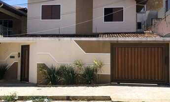 Imagem 4: Casa em Montes Claros, no bairro Cândida Câmara, à venda