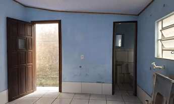 Imagem 6: Vende Casa no Bairro Cavalhada em acesso a poucos metros da Avenida. Construídos 2 residên