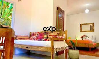 Imagem 6: Casa Charmosa com Jardim e Excelente Localização! Esta é uma oportunidade imperdível de ad