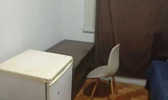 Imagem 2: Alugo quarto Quarto com aluguel por R$1.000 /mês