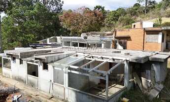 Imagem 2: Casa Inacabada com Enorme Potencial à Venda na Região de Descansópolis