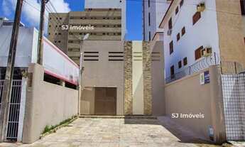 Imagem: Espaço com 15 salas, 7 banheiros e estacionamento