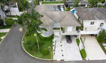 Imagem 2: Casa de condomínio sobrado para venda possui 558 metros quadrados com 5 quartos