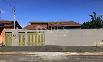 Imagem: Casa 3 Quartos - Sendo 1 Suíte - 2 Barracões