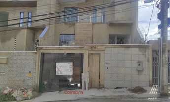 Imagem: Casa triplex no bairro Vila Rica