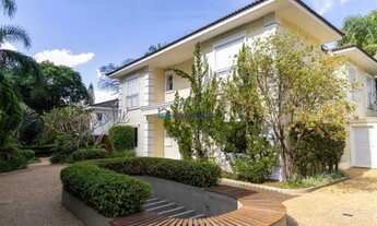 Imagem 3: Casa nova de alto padrão em condomínio fechado, jardim, piscina, em região arborizada e se