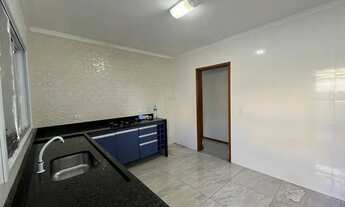 Imagem 2: Térrea ao lado do comercio e da USP