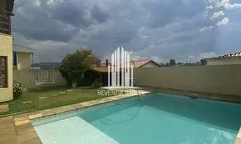 Imagem 2: Casa com 438 metros de area total, 4 dormitórios (1 suíte), 4 vagas e amplo espaço para ár