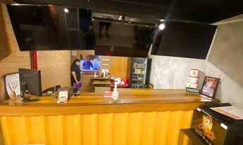 Imagem 2: Ponto comercial/Loja/Box para aluguel e venda possui 100 metros quadrados em Embaré - Sant