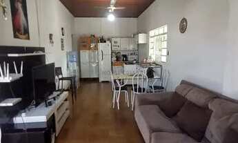 Imagem 3: CASA ANTIGA, PORÉM MUITO BEM LOCALIZADA E COM BOA VIZINHANÇA