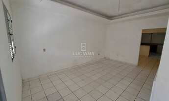 Imagem 5: No centro da cidade! Casa em ótima localização para locação anual