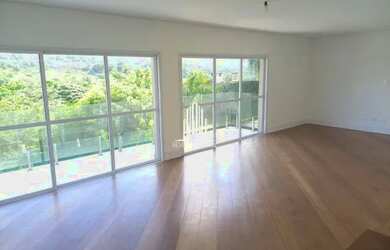 Imagem 3: Casa com 4 dormitórios(suítes), salão de festas, piscina, 4 vagas de garagem