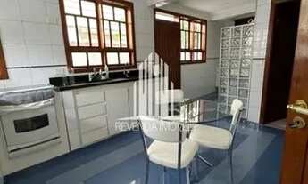 Imagem 2: Casa de 583m² com 3 suítes, 5 banheiros e 2 vaga de garagem para locação no Morada das Est