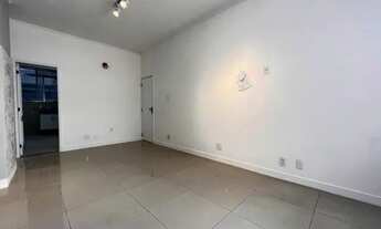 Imagem 2: Apartamento para venda tem 75 metros quadrados com 2 quartos em Icaraí - Niterói - RJ