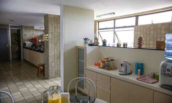 Imagem 7: Excelente imóvel da Moura Dubeux, no bairro de Apipucos, um dos prédios mais luxuosos da c