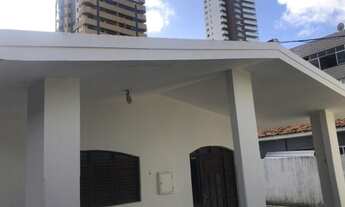 Imagem 2: Confira! Alugo Ampla Casa em Manaíra, c/ 4 Qtos, 2 Salas e 4 Vagas de garagem!