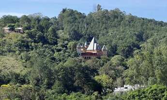 Imagem: Terreno belíssimo com vista para o castelo
