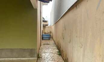 Imagem 4: IMÓVEL COM APTIDÃO COMERCIAL E RESIDENCIAL 5 QUARTOS SENDO 3 SUÍTES ARMÁRIOS OPORTUNIDADE