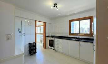 Imagem 3: Apartamento leste e norte, com 200 M2 privativos. vista definida para o mar e praça do far