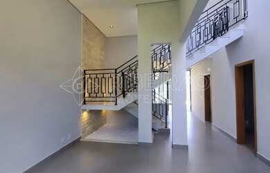 Imagem 2: Casa Sobrado com 3 suítes e piscina à venda no Jd Cybelli