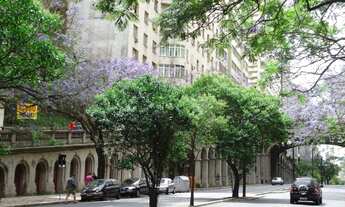 Imagem 6: Terreno no Centro de Porto Alegre, na escadaria do Viaduto da Borges de Medeiros