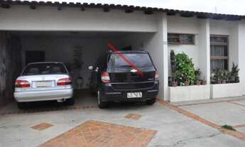 Imagem 4: Casa com 4 quartos - Bairro Champagnat em Londrina