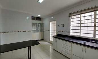 Imagem 4: Casa Sobrado no Jardim Karaiba, 273m², 04 Quartos, 01 Suíte, 02 Vagas de Garagem