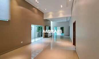 Imagem 3: Casa térrea em Condomínio Fechado com 4 suítes para alugar, 360 m² por R$ 6.000/mês - Resi