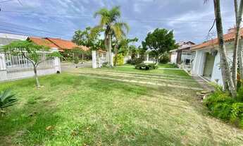 Imagem 4: Elegance Imóveis: Belíssima casa térrea com 4 dormitórios, sobre 2 terrenos, em ótima loca